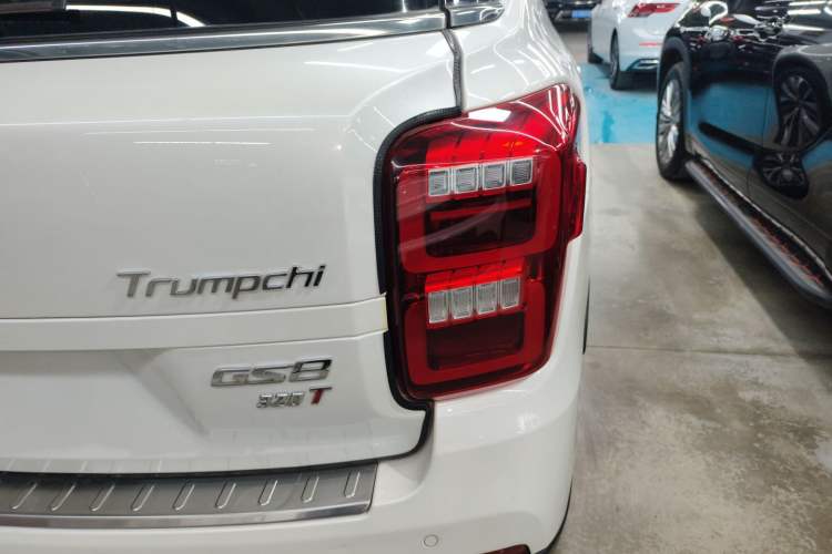 Used GAC Trumpchi GS8 2017 320T Two-Wheel Drive Luxury Smart Connectivity Version (7 Seats)