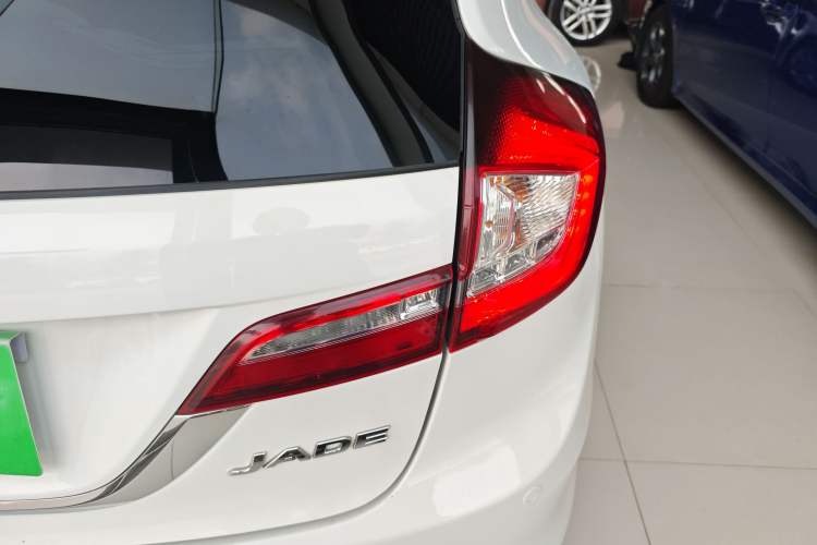 Used Honda Jade 2013 1.8L automatic Comfort version 5 seats
