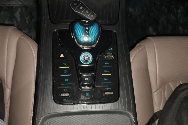 Used BYD Han 2023 DM-i Champion Edition 200KM Flagship Model
