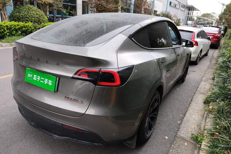 Used Tesla Model Y 2021 Long-Range All-Wheel-Drive Version
