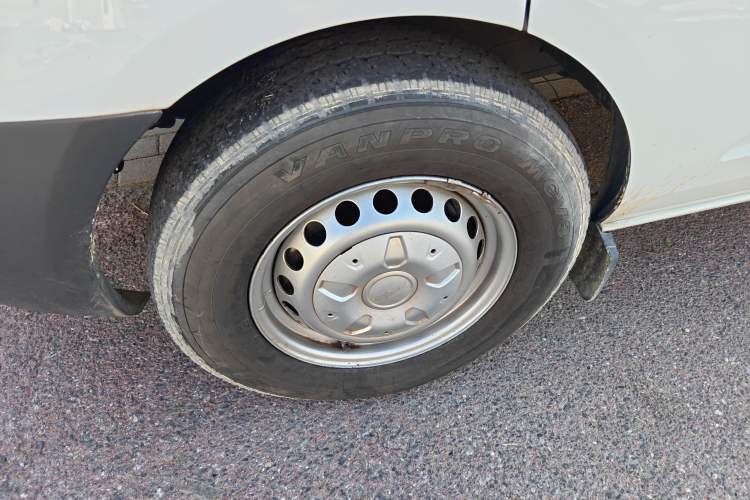 Used Ford Transit 2019 2.0T Diesel Business & Travel Mid-Drive Mid-Roof 7-Seater China VI Standard
