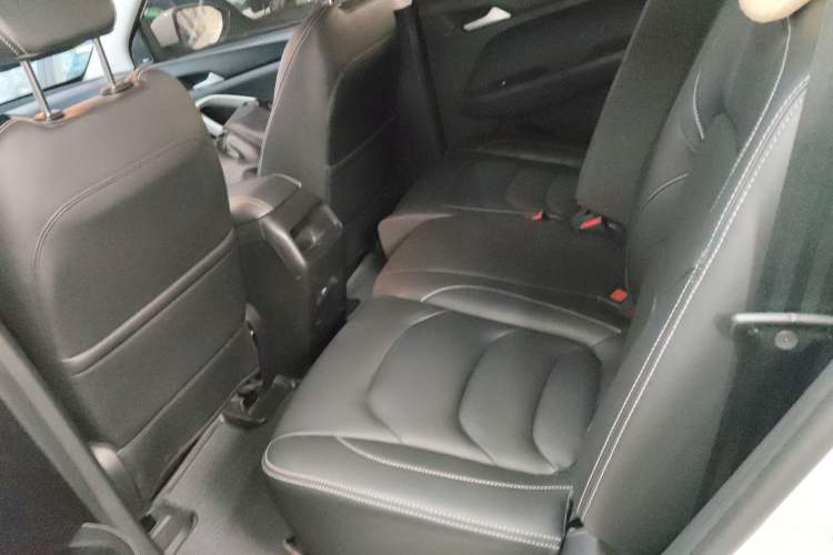 Used Baojun 530 2021 Global Car Anniversary Edition 1.5T CVT Luxury Model 7 Seats
