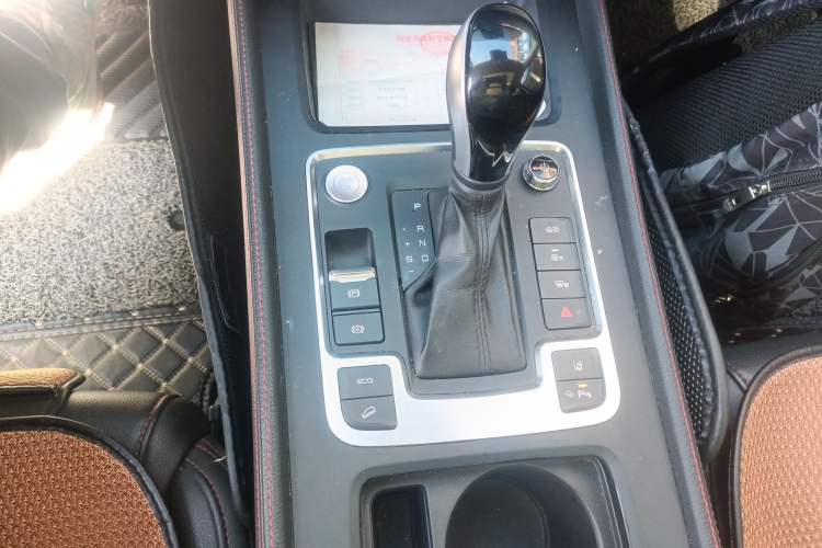 Used BYD Tang 2018 2.0T Automatic SmartConnect Luxury Version 7 Seats China V Standard
