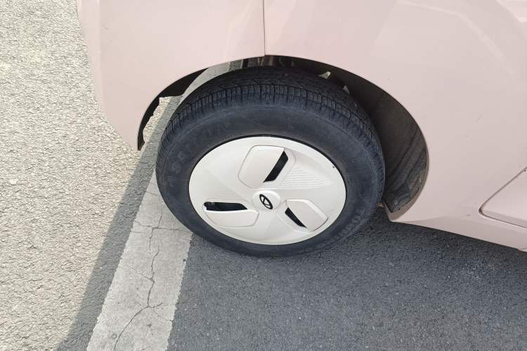 Used Chery QQ Ice Cream 2022 170km Sundae Phosphate Lithium-Ion