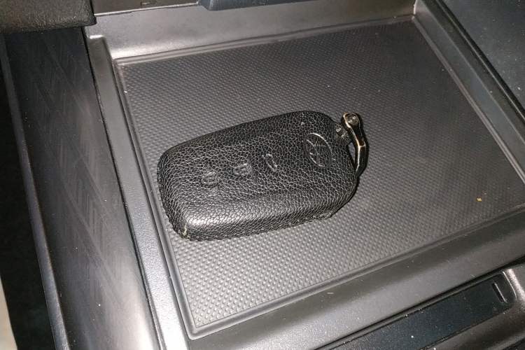 Used Toyota Camry 2023 2.0G Luxury Edition