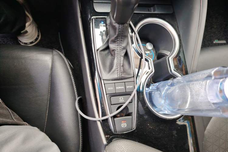 Used Toyota Camry 2019 2.5S FENGSHANG Version China VI Standard
