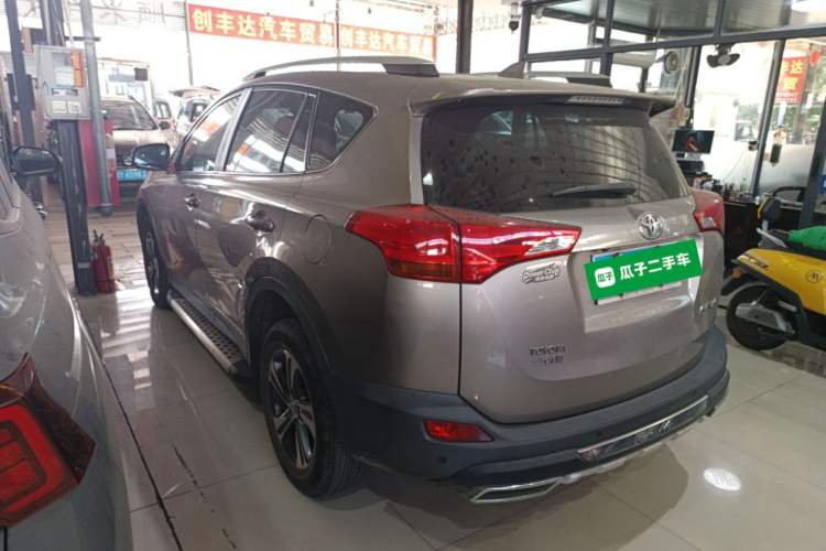 Used Toyota RAV4 2015 2.0L CVT Two-Wheel Drive Fashion Edition