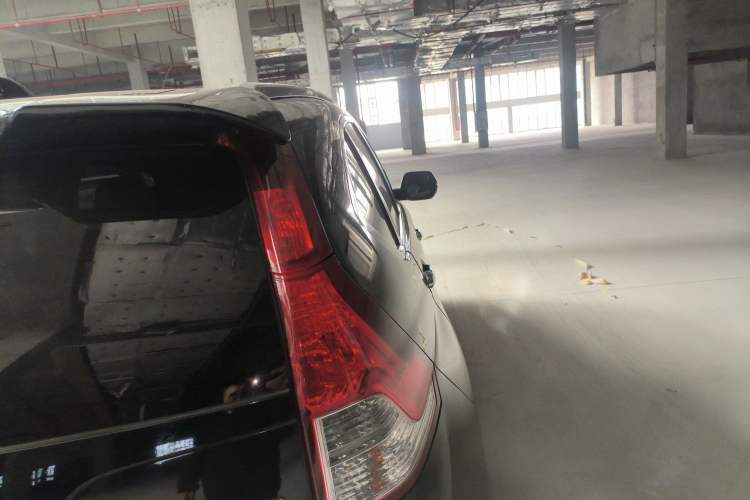 Used Honda CR-V 2013 2.4L Two-Wheel-Drive Luxury Edition
