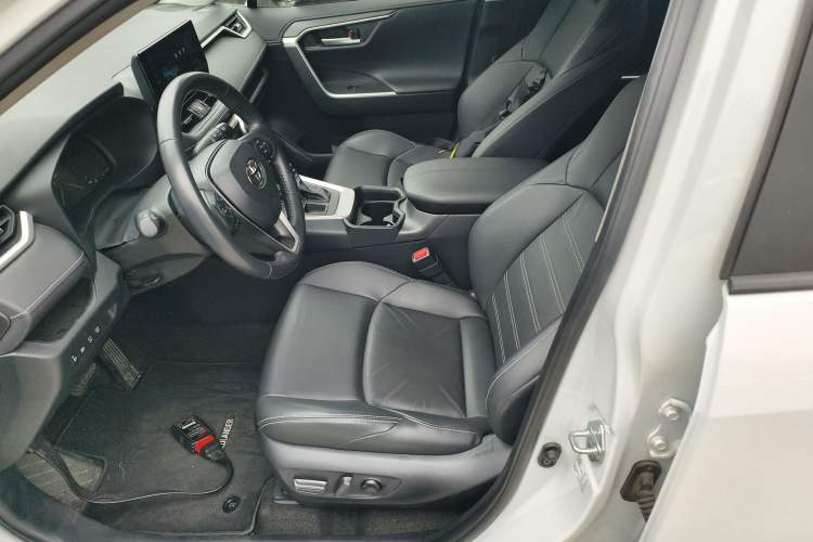 Used Toyota Wildlander 2023 2.0L CVT Four-Wheel Drive Luxury PLUS Edition
