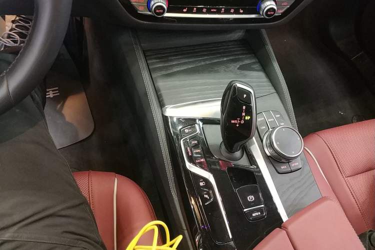 Used BMW 5 Series New Energy 2022 Second Facelift 535Le M Sport Package
