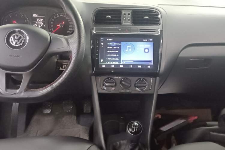 Used Volkswagen Polo 2016 1.4L Manual Fashion Model
