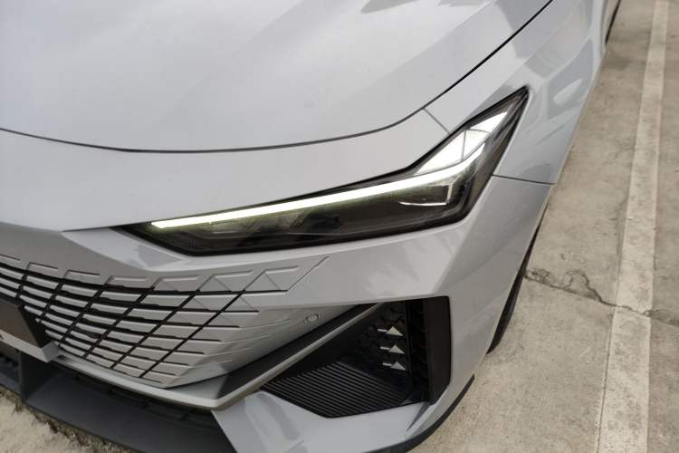 Used Changan UNI-V 2022 1.5T Prestige Version
