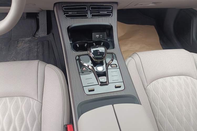 Used BYD Han 2025 EV with 701 km of Laser Radar-Enabled Intelligent Driving
