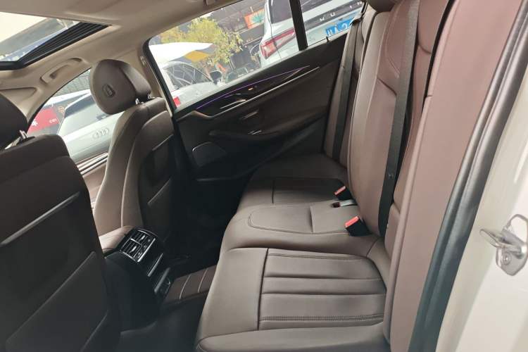 Used BMW 5 Series 2019 525Li Luxury Package
