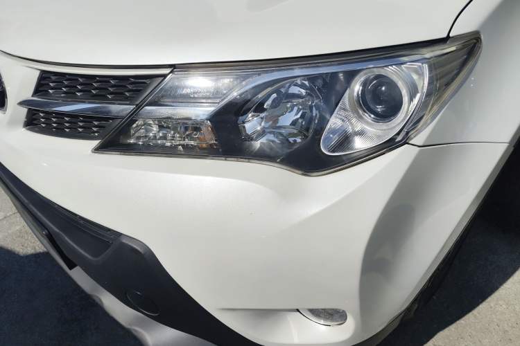 Used Toyota RAV4 2015 2.0L CVT Four-Wheel Drive New Edition
