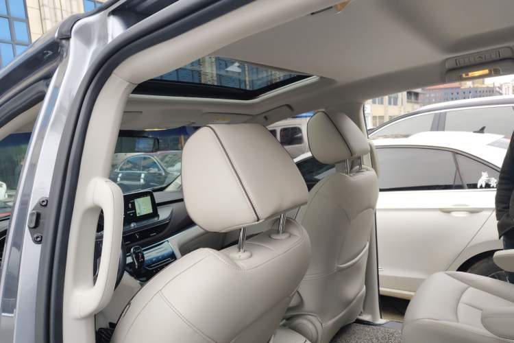 Used Buick GL8 2020 Land Business Class 652T Luxury Model
