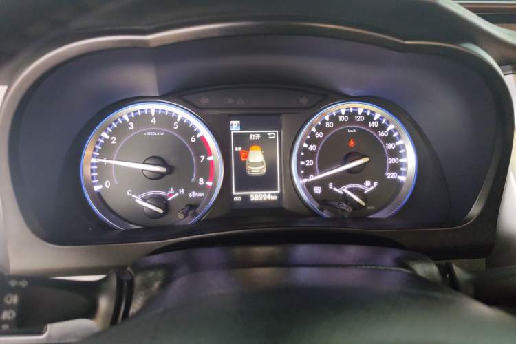 Used Toyota Highlander 2018 2.0T Four-Wheel Drive Luxury Version 7 Seats China VI Standard
