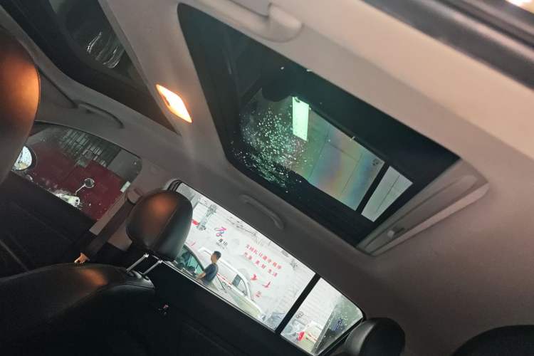 Used Kia Sportage R 2015 2.0L Automatic Two-Wheel Drive DLX Model
