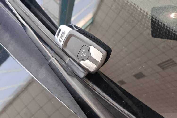 Used Audi Q5L 2020 Updated 40 TFSI Prestige Fashion Edition
