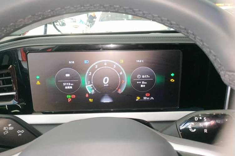 Used Volkswagen Passat 2025 Pro 380TSI Dragon Glory Edition
