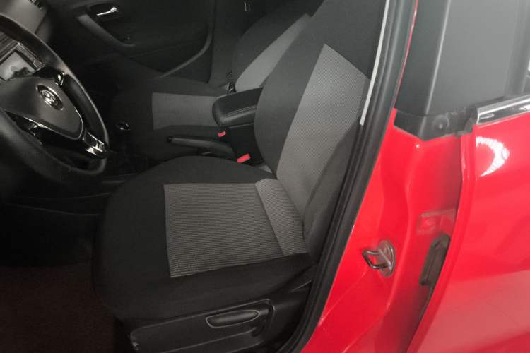 Used Volkswagen Polo 2016 1.4L Manual Fashion Model
