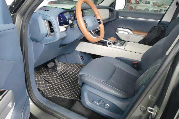 Used Deepal G318 2024 Four-Wheel-Drive Air Suspension Model