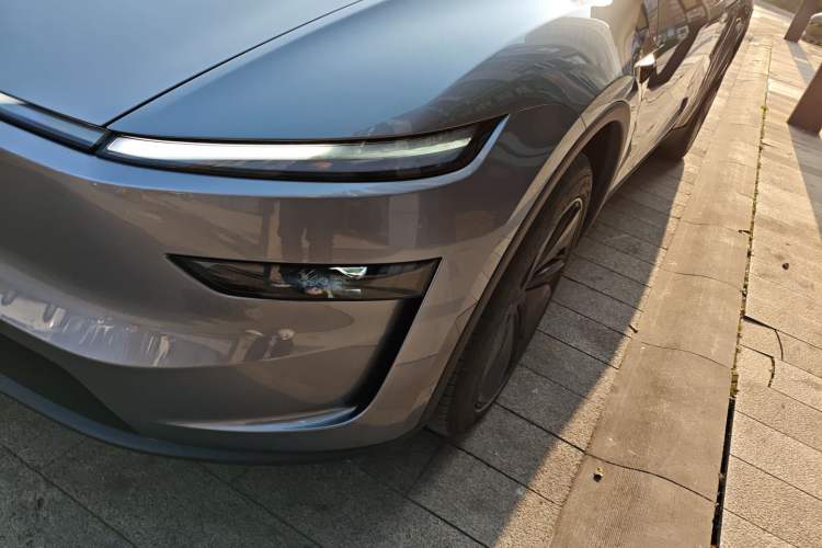 Used Tesla Model Y 2025 Rear-Wheel-Drive Version
