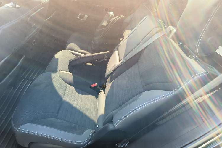 Used Land Rover Discovery 2021 300PS S
