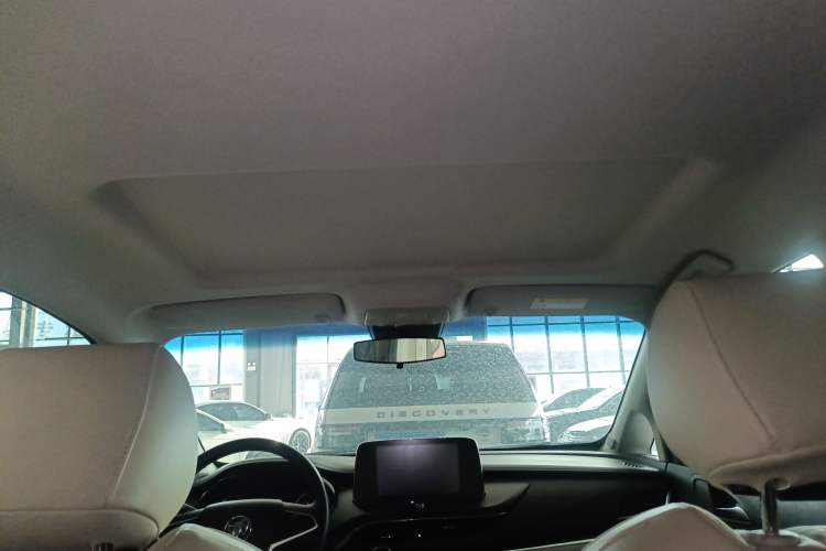 Used Buick GL8 2022 Land Cruiser Executive Class 652T Comfort Model
