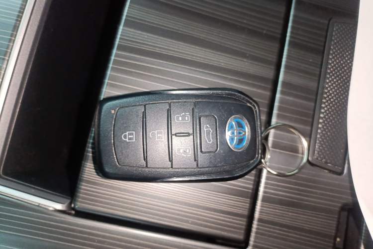 Used Toyota Sienna 2021 2.5L Hybrid Premium Edition
