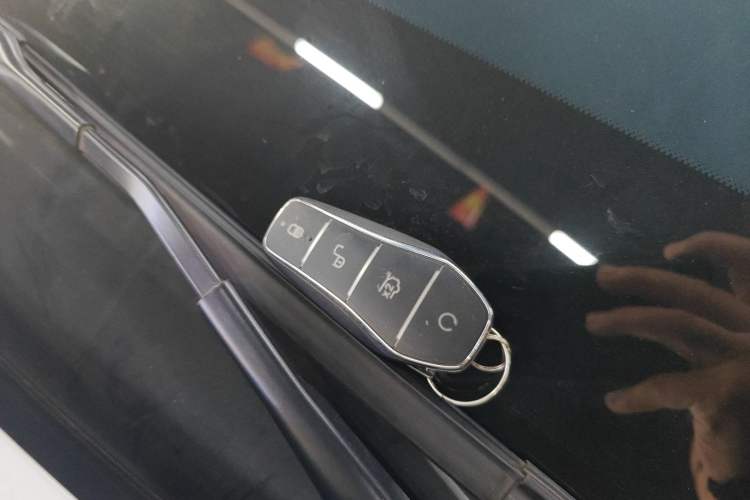 Used BYD Yuan UP 2025 Model 301KM Leading Version