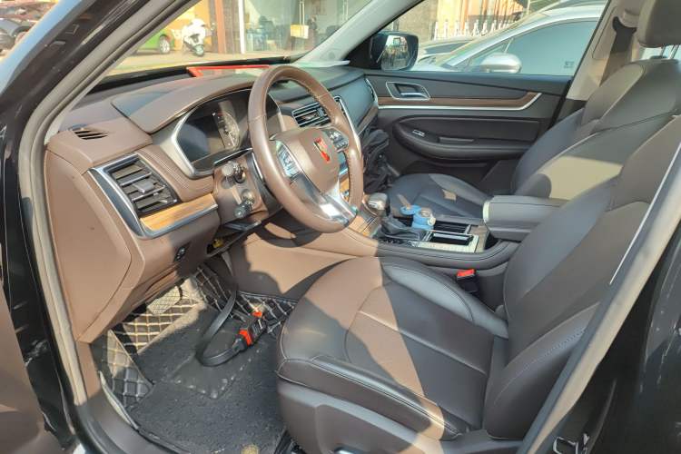 Used Roewe RX8 2019 30T Smart Connectivity Two-Wheel Drive Supreme Flagship Edition
