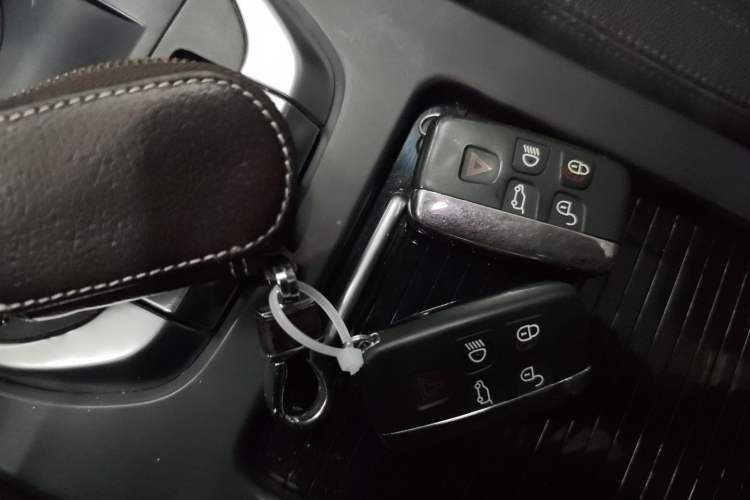 Used Land Rover Discovery Sport 2018 240 PS SE Version