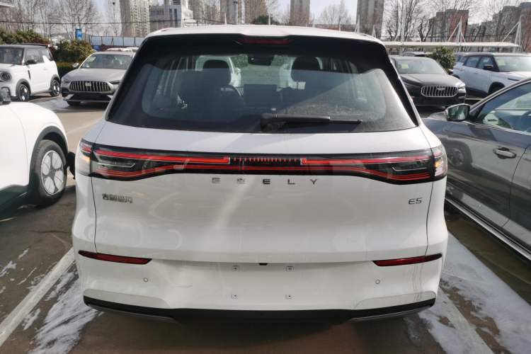 Used  E5 2026 Model 530km Launch Edition
