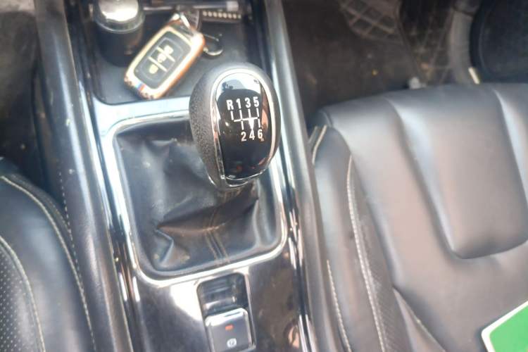 Used Dongfeng Fengon 580 2016 1.5T Manual Luxury Version
