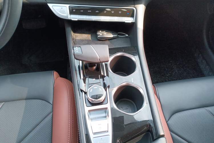 Used Changan Eado 2023 Changan Edition PLUS Blue Whale NE 1.4T GDI DCT Prestige Version
