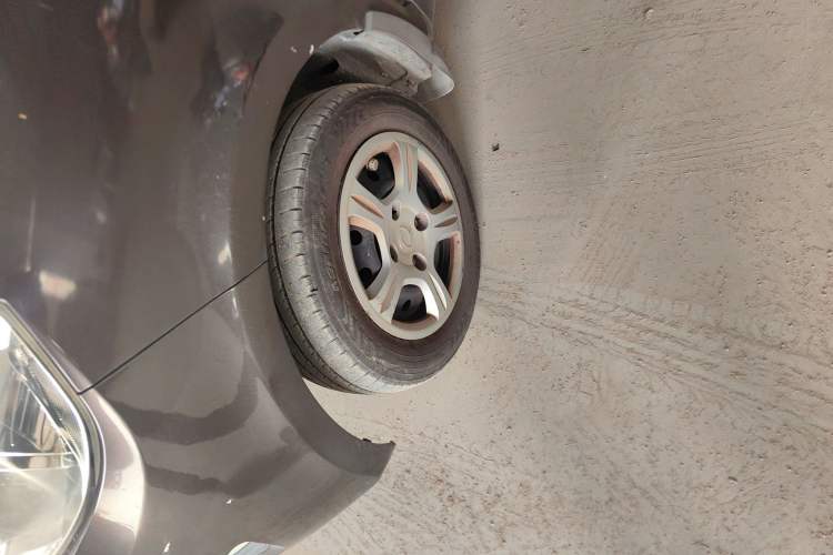 Used Dongfeng Fengon 330 2014 1.5L Manual Standard Edition DK15-02
