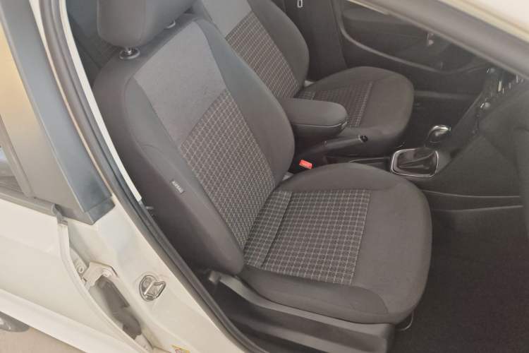 Used Volkswagen Polo 2014 1.6L Automatic Comfort Edition
