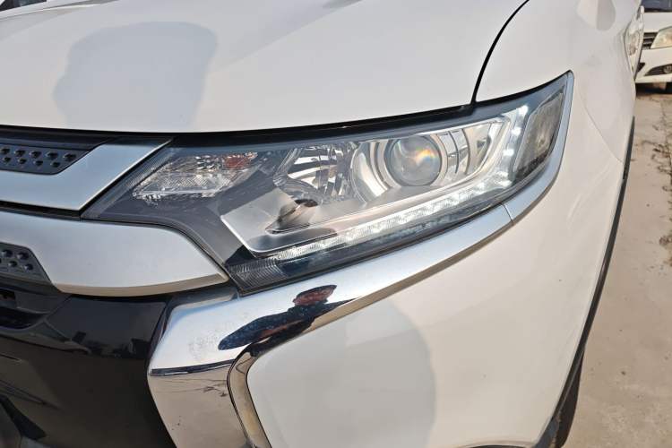 Used Mitsubishi Outlander 2020 2.0L Two-Wheel Drive Comfort Edition 5 Seats