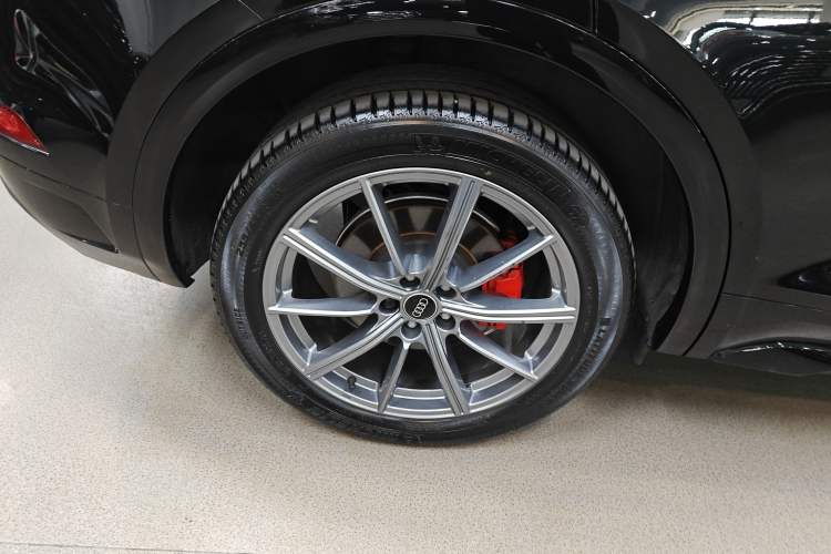 Used Audi Q5L 2023 40T Luxury Dynamic Model
