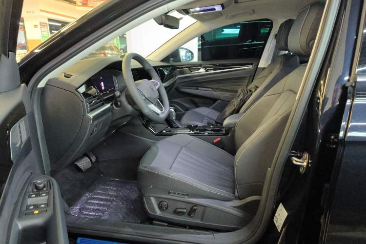 Used Volkswagen Passat 2025 Outstanding Model 330TSI Starry Elite Edition
