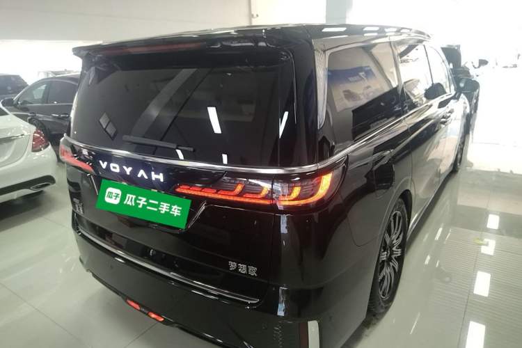 Used VOYAH Dream 2025 EV Four-Wheel Drive Flagship Kunpeng Edition