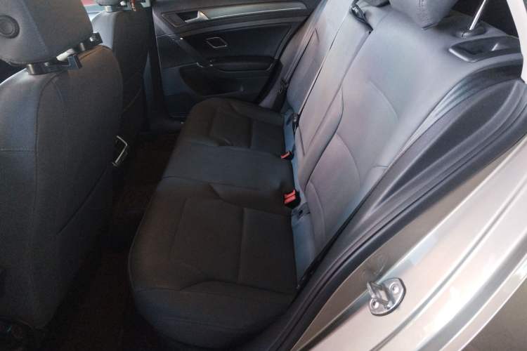 Used Volkswagen Golf 2015 1.2TSI Automatic Comfort Model
