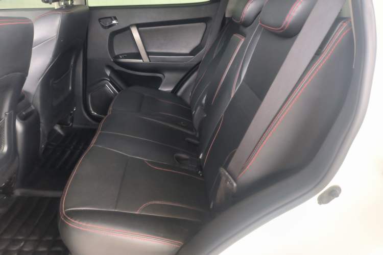 Used Geely Auto GX7 2014 2.0L Manual Luxury Version
