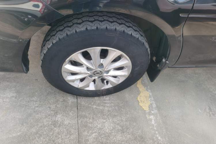 Used FORTHING Lingzhi 2019 M5L 1.6L 7-Seater Luxury Model China VI Standard
