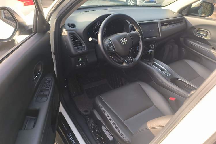 Used Honda Vezel 2020 1.5L CVT Pioneer Edition
