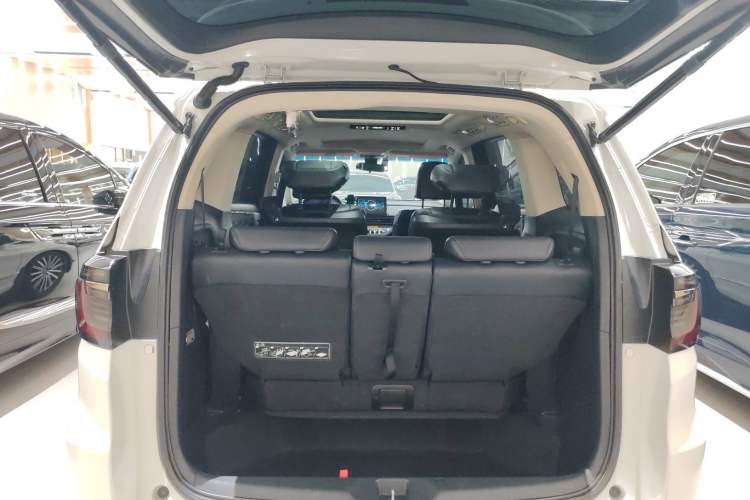 Used Honda Elysion 2022 2.0L eHEV Luxury First Edition
