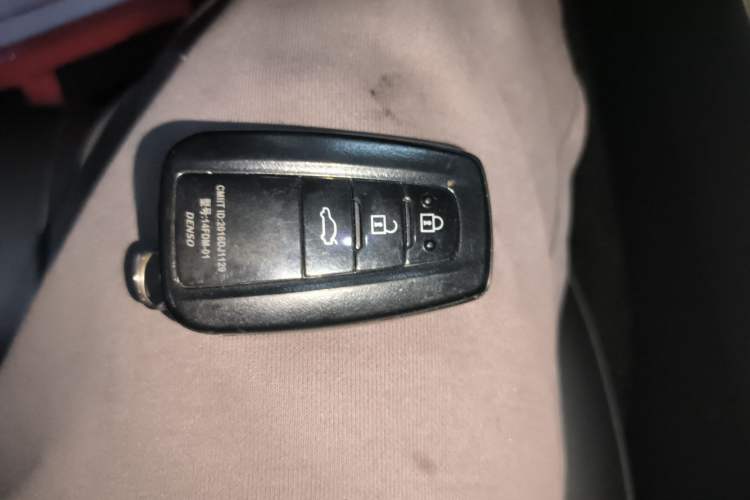 Used Toyota Camry 2019 Dual-Engine 2.5 HG Luxury Edition China VI Standard