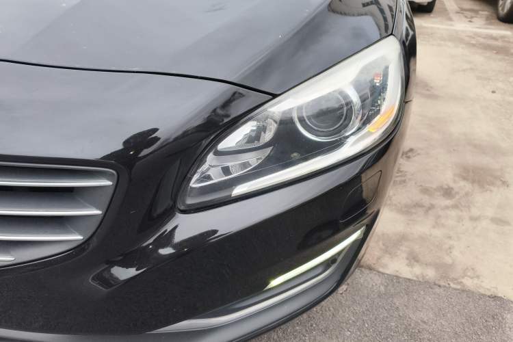 Used Volvo V60 2014 Facelift T5 Zhiyi Edition
