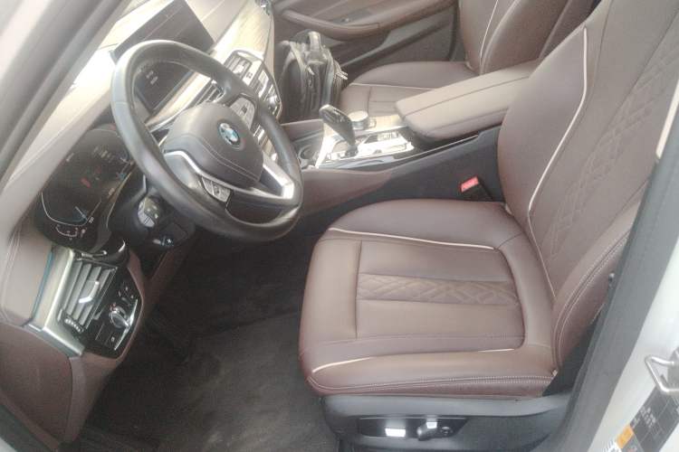 Used BMW 5 Series New Energy 2022 535Le Luxury Package
